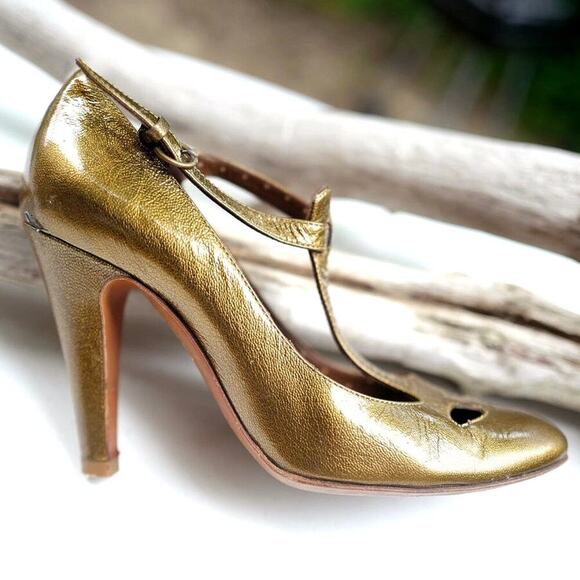 MOSCHINO Gold Metallic T-Strap Heels | Luxe Statement Pumps, 4โ Italian Chic EUC - Picture 6 of 16